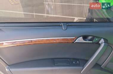 Внедорожник / Кроссовер Audi Q7 2010 в 