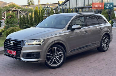 Позашляховик / Кросовер Audi Q7 2017 в 