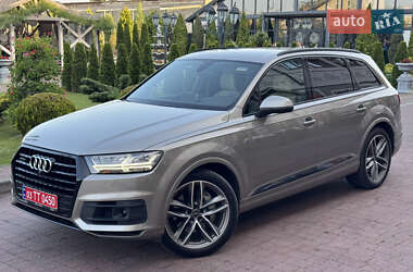 Позашляховик / Кросовер Audi Q7 2017 в 