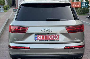 Позашляховик / Кросовер Audi Q7 2017 в 