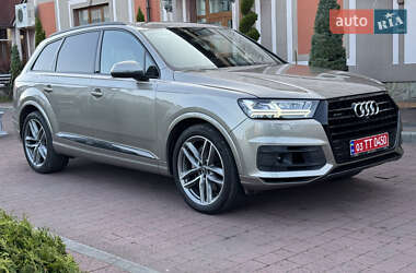 Позашляховик / Кросовер Audi Q7 2017 в 