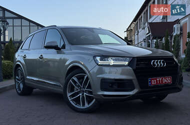 Позашляховик / Кросовер Audi Q7 2017 в 