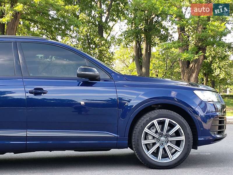 Позашляховик / Кросовер Audi Q7 2019 в Миколаєві