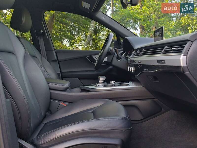 Позашляховик / Кросовер Audi Q7 2019 в Миколаєві