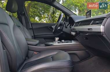 Внедорожник / Кроссовер Audi Q7 2019 в 