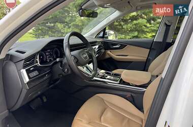 Внедорожник / Кроссовер Audi Q7 2019 в 