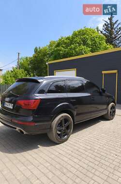 Внедорожник / Кроссовер Audi Q7 2011 в 
