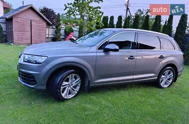 Внедорожник / Кроссовер Audi Q7 2017 в 