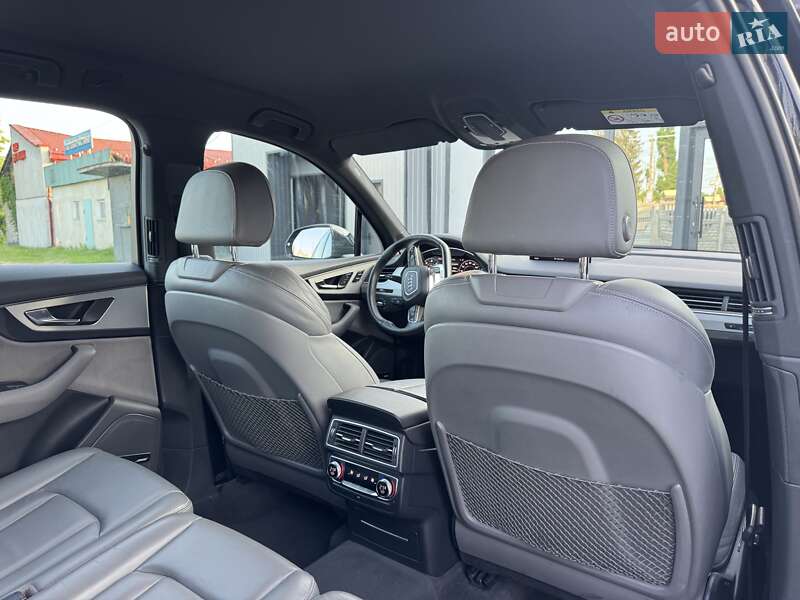 Внедорожник / Кроссовер Audi Q7 2016 в Тернополе