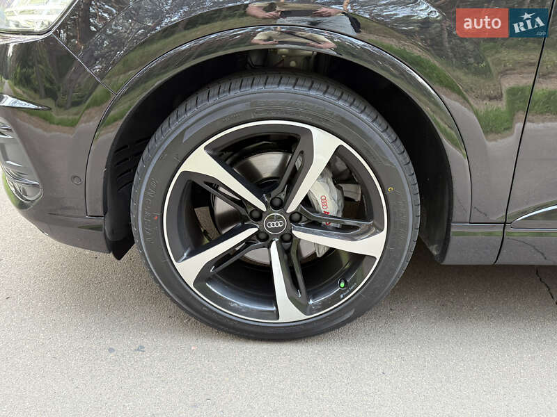 Внедорожник / Кроссовер Audi Q7 2019 в Киеве