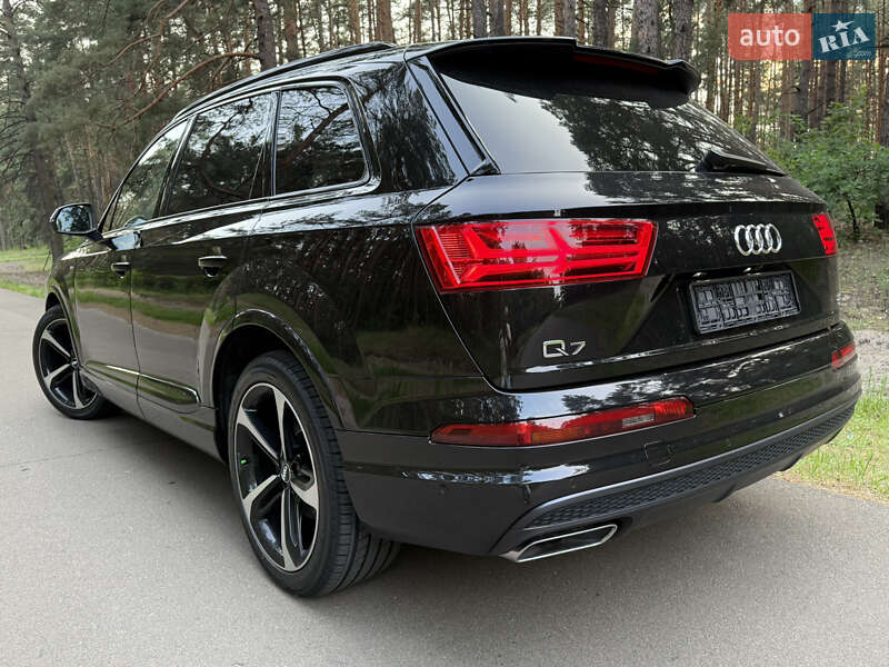 Внедорожник / Кроссовер Audi Q7 2019 в Киеве
