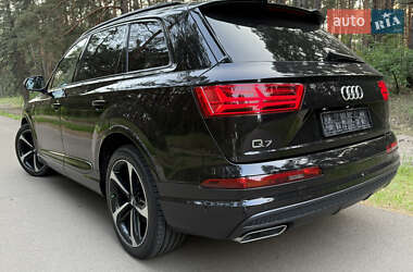 Внедорожник / Кроссовер Audi Q7 2019 в 