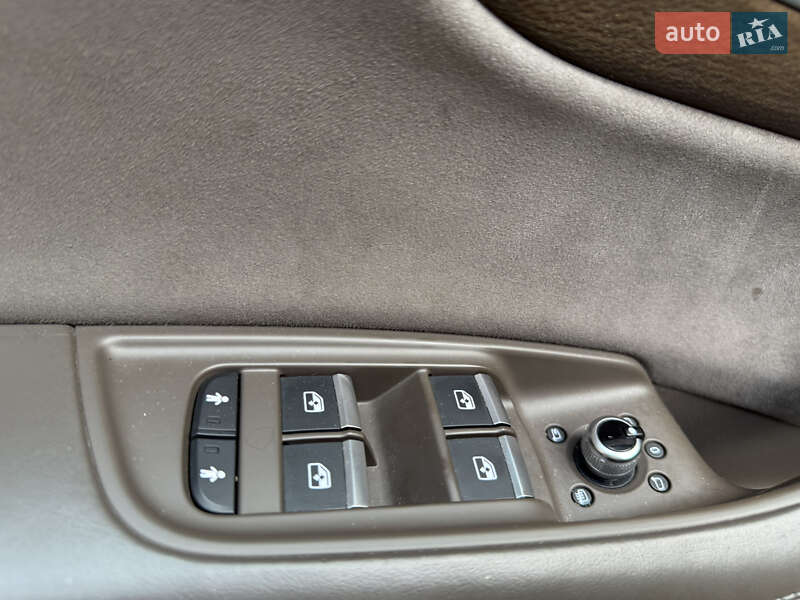 Внедорожник / Кроссовер Audi Q7 2019 в Киеве