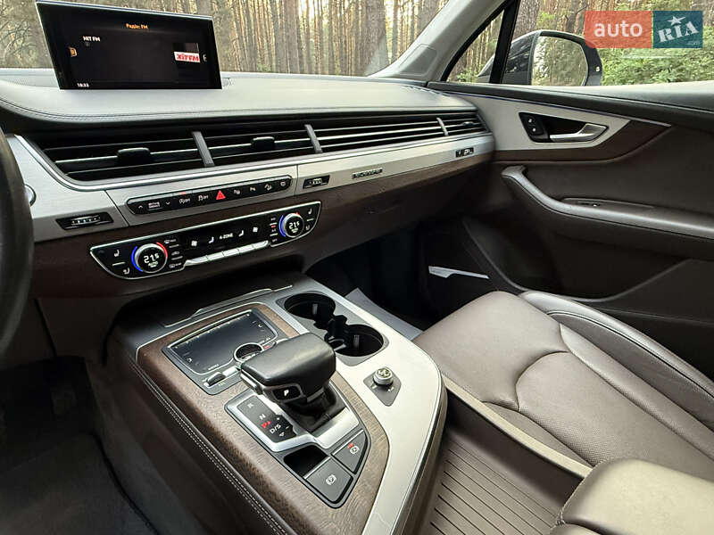 Внедорожник / Кроссовер Audi Q7 2019 в Киеве