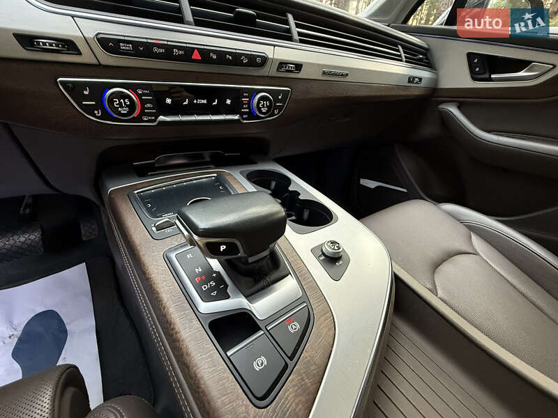 Внедорожник / Кроссовер Audi Q7 2019 в Киеве