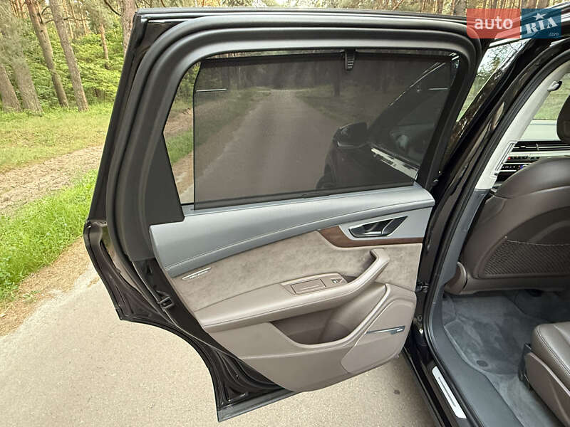 Внедорожник / Кроссовер Audi Q7 2019 в Киеве