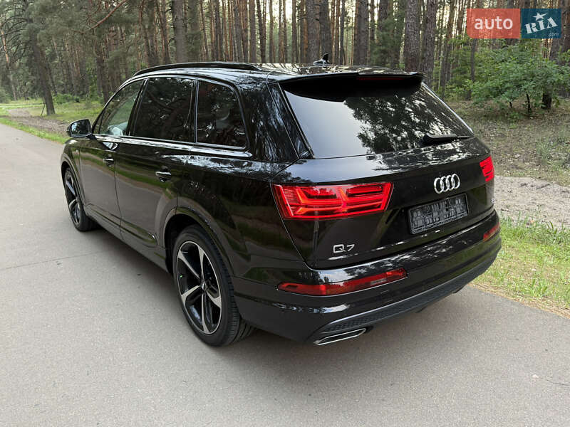 Внедорожник / Кроссовер Audi Q7 2019 в Киеве