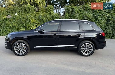 Внедорожник / Кроссовер Audi Q7 2015 в 