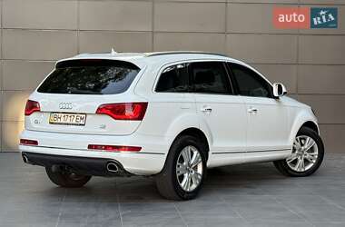 Внедорожник / Кроссовер Audi Q7 2012 в 