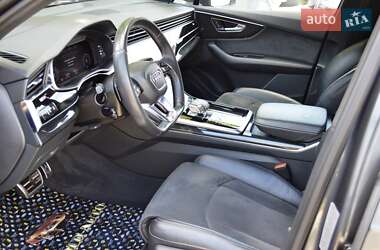 Позашляховик / Кросовер Audi Q7 2020 в 