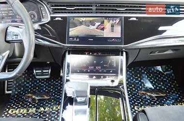 Позашляховик / Кросовер Audi Q7 2020 в 