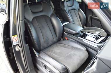 Позашляховик / Кросовер Audi Q7 2020 в 