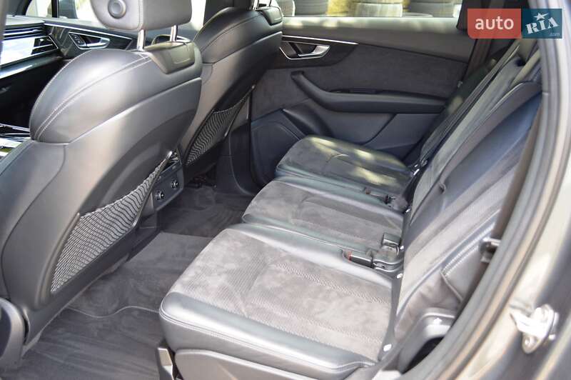 Позашляховик / Кросовер Audi Q7 2020 в Одесі
