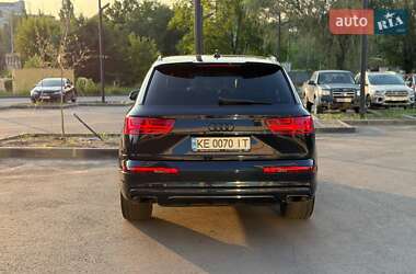 Внедорожник / Кроссовер Audi Q7 2017 в 