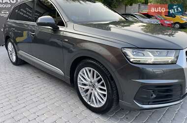 Внедорожник / Кроссовер Audi Q7 2018 в 