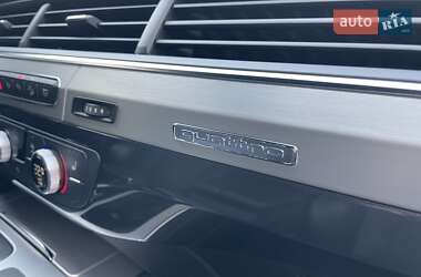 Внедорожник / Кроссовер Audi Q7 2018 в 