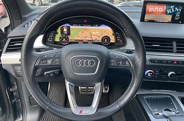 Внедорожник / Кроссовер Audi Q7 2018 в 