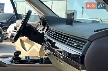 Внедорожник / Кроссовер Audi Q7 2016 в 