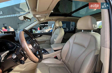 Внедорожник / Кроссовер Audi Q7 2016 в 