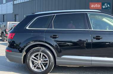 Внедорожник / Кроссовер Audi Q7 2016 в 