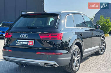 Внедорожник / Кроссовер Audi Q7 2016 в 