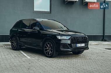 Внедорожник / Кроссовер Audi Q7 2020 в 