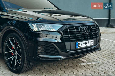 Внедорожник / Кроссовер Audi Q7 2020 в 