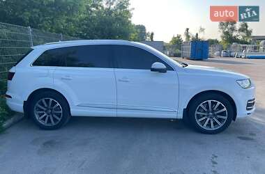 Внедорожник / Кроссовер Audi Q7 2017 в 