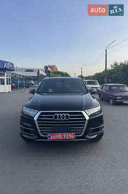 Позашляховик / Кросовер Audi Q7 2016 в Луцьку