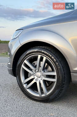 Позашляховик / Кросовер Audi Q7 2010 в 