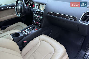 Позашляховик / Кросовер Audi Q7 2010 в 