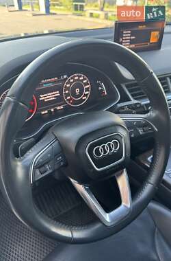 Внедорожник / Кроссовер Audi Q7 2017 в 