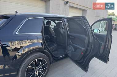 Внедорожник / Кроссовер Audi Q7 2017 в 