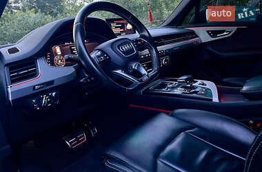 Внедорожник / Кроссовер Audi Q7 2016 в 