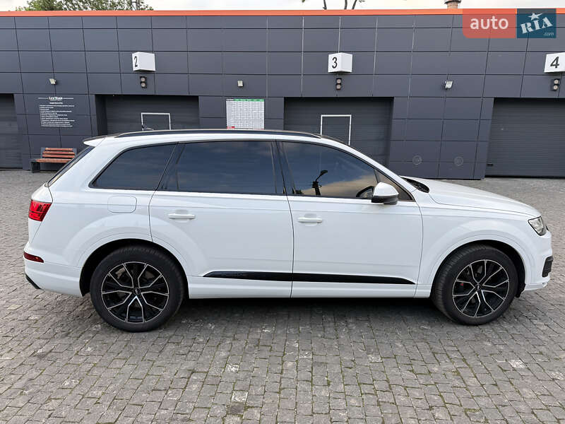 Внедорожник / Кроссовер Audi Q7 2016 в Коростышеве