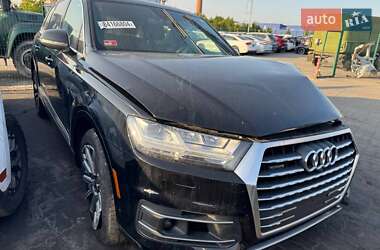 Позашляховик / Кросовер Audi Q7 2018 в 