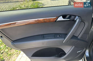 Внедорожник / Кроссовер Audi Q7 2013 в 