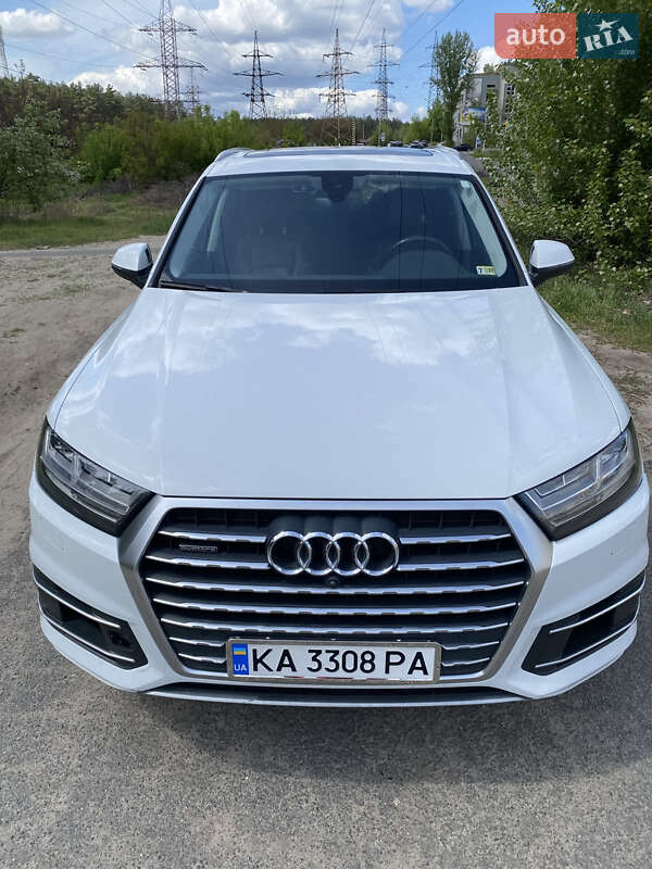 Позашляховик / Кросовер Audi Q7 2017 в Києві