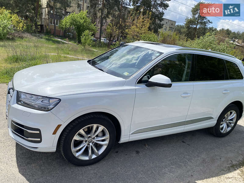 Позашляховик / Кросовер Audi Q7 2017 в Києві