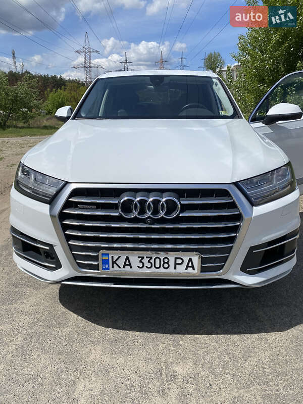 Позашляховик / Кросовер Audi Q7 2017 в Києві